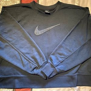 Nike black cropped XL sweatshirt with grey Nike appliqué Never worn runs Large